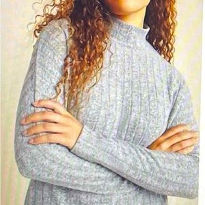 Anthropologie Eri+Ali Fiona Hacci gray ribbed mock neck sweater, size M spring
